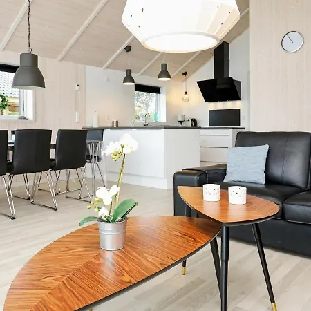 Ferienhaus Holiday Xi *
